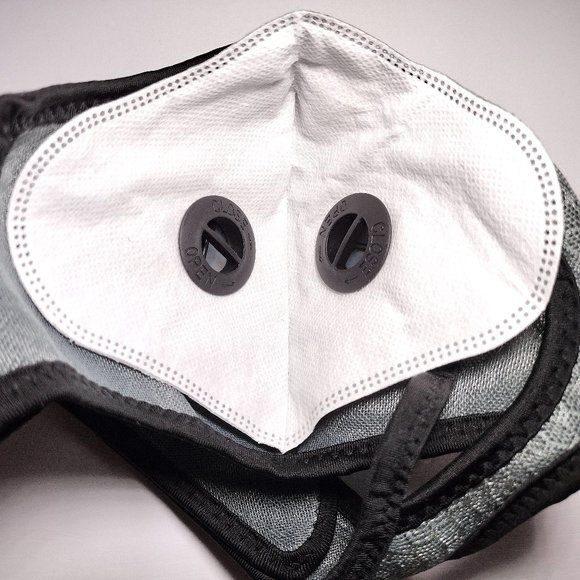 Face Sports Mask Gray with Active Carbon Filter & Breathing Valves - Picture 4 of 8